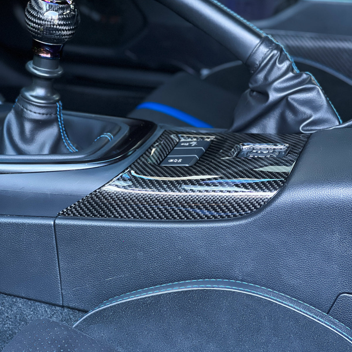 FloKraft Dry Carbon Fibre Centre Console Cover (Manual Transmission) for Subaru BRZ (ZD8) & Toyota GR86 (ZN8) 2022-2026